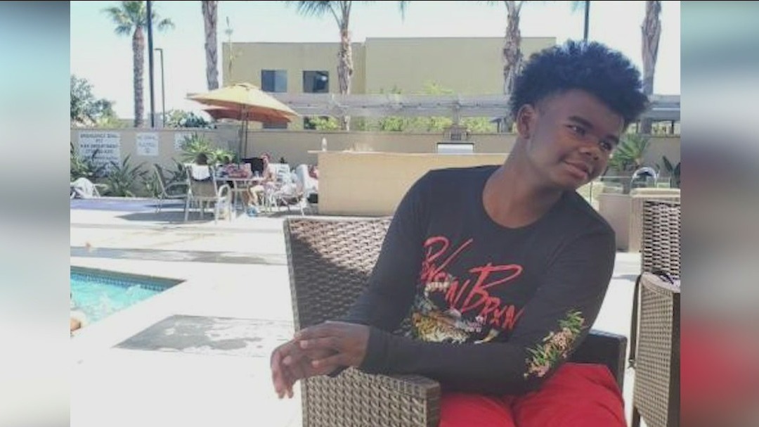 Vigil held for teen shot dead while trying to buy a cell phone